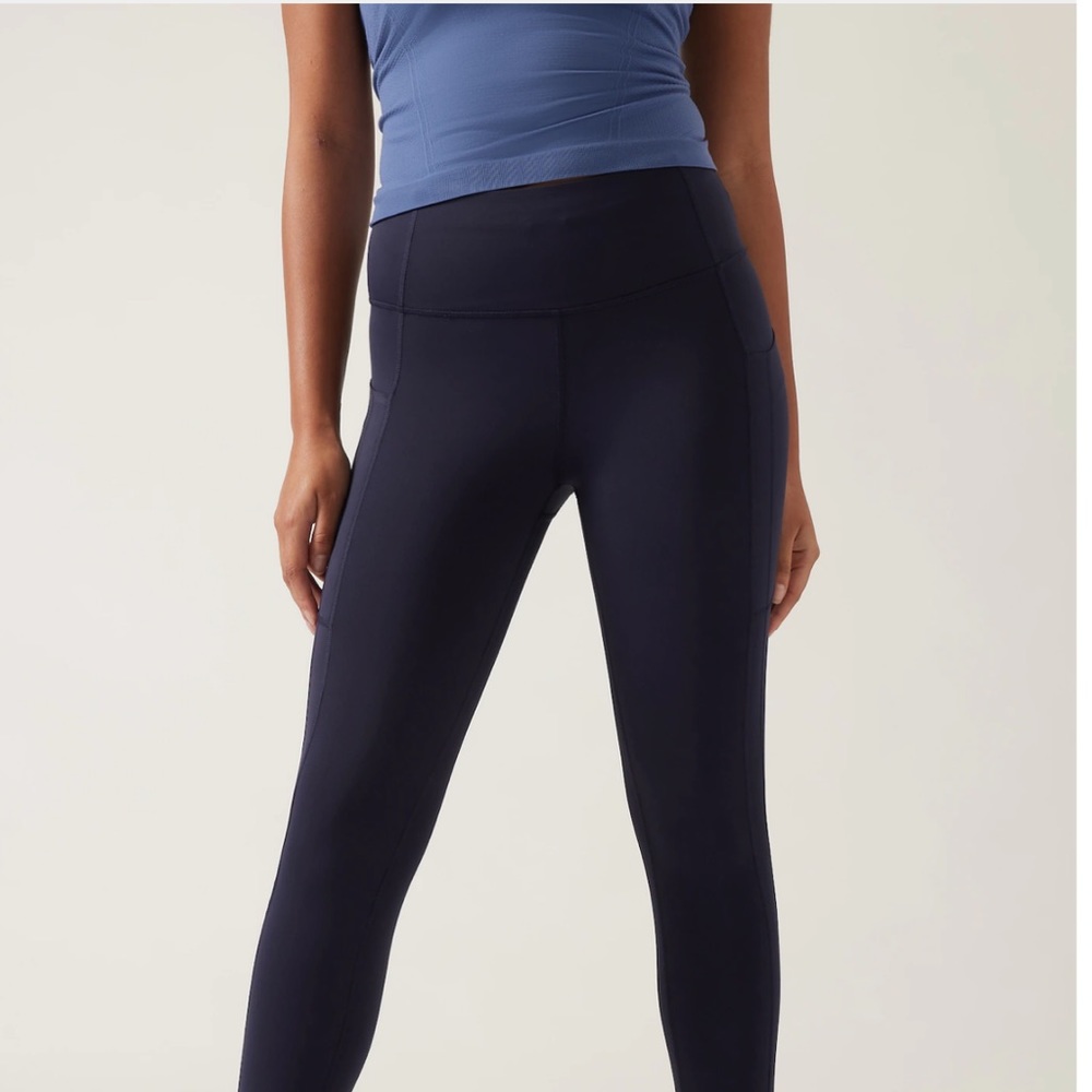Athleta Ultimate Stash 7/8 Tight